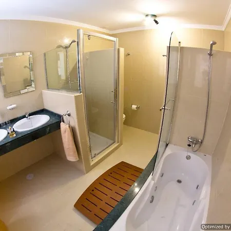 Villa 26 With Pool Hot Tub And Great Sea Views *