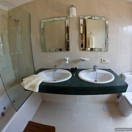 26 With Pool Hot Tub And Great Sea Views Playa Blanca (Lanzarote)